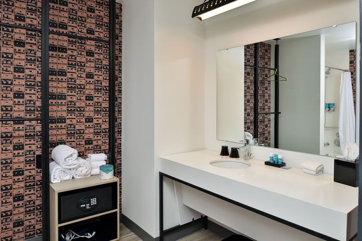 Bathroom sink