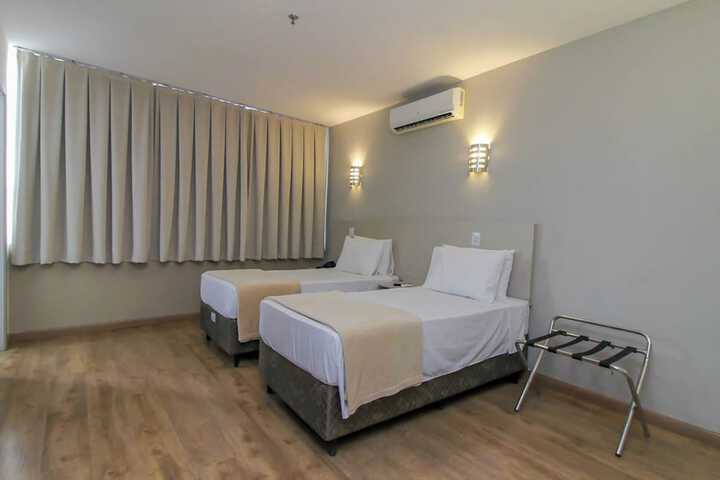 Room 34 of 120