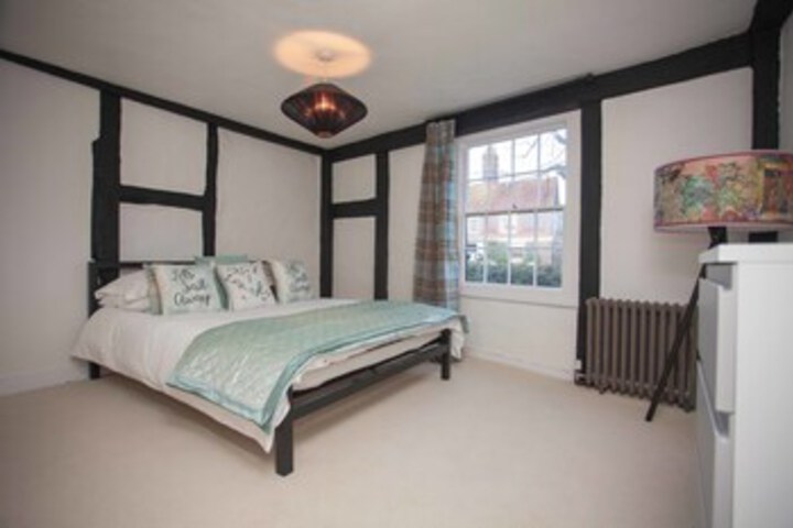 Room 33 of 40