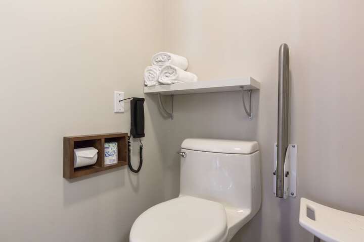 Room 21 of 40