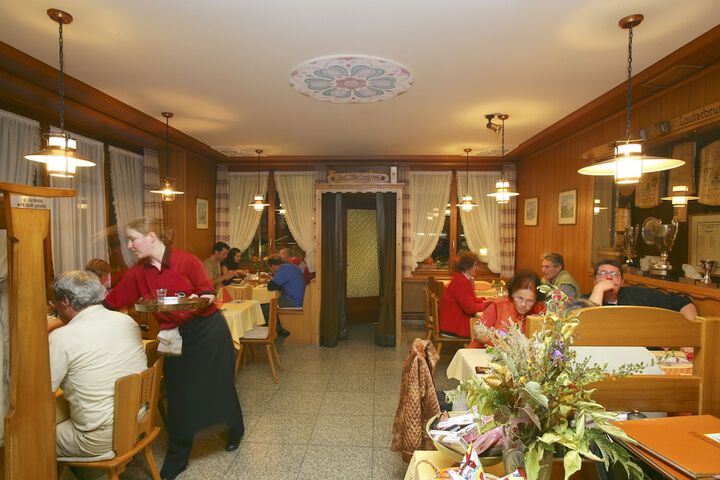 Dining 51 of 55