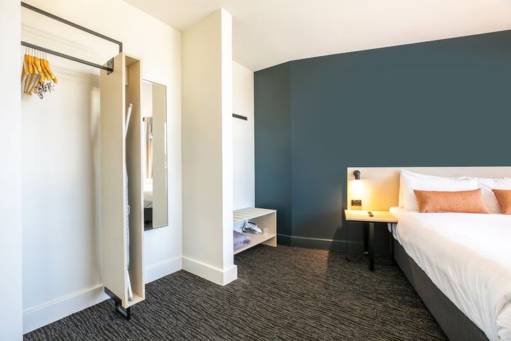 Room 12 of 31