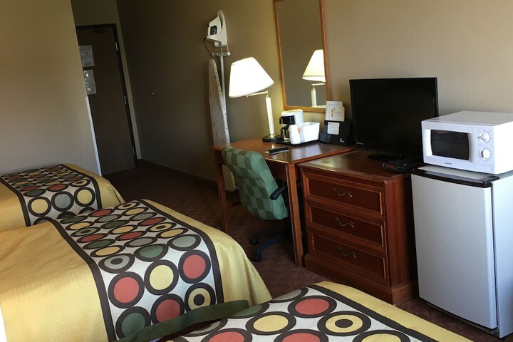 2 Double Beds (1 of 22)