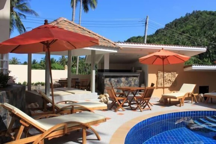 Pool Hotel