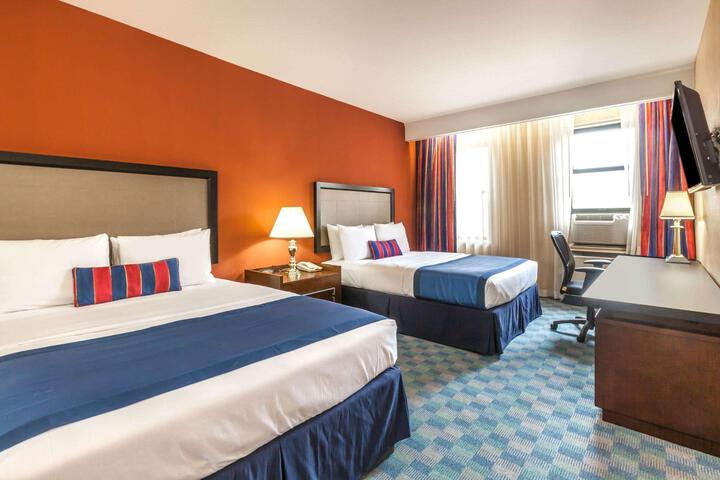 1 King Bed (7 of 9)