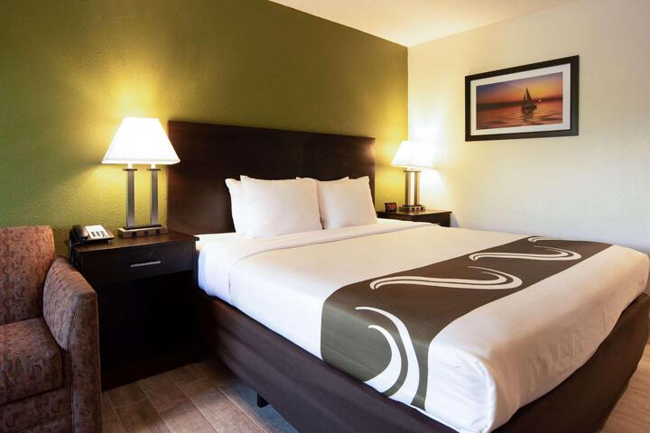 1 King Bed (4 of 4)