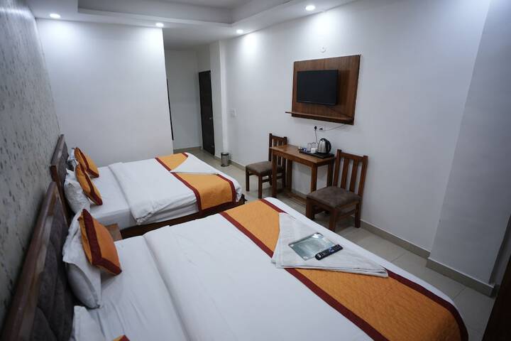 Room 32 of 72
