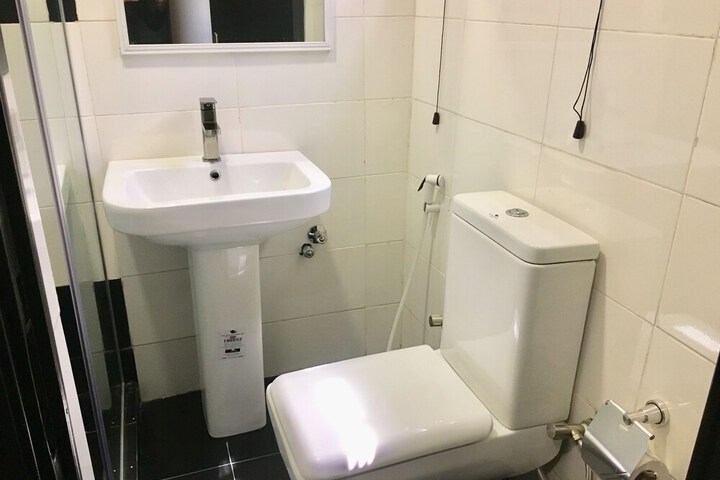 Room 11 of 17