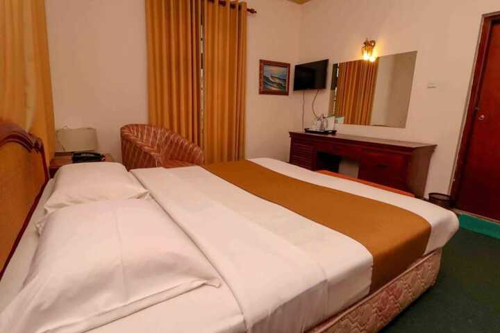 Room 6 of 29