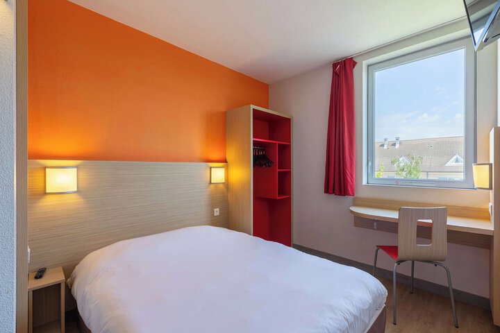 Room 21 of 49