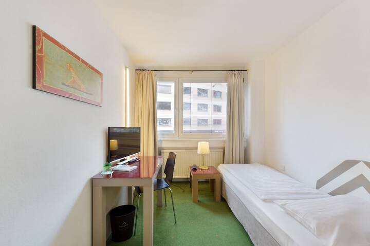 Room 7 of 49