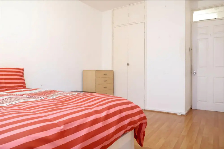 Room 8 of 11
