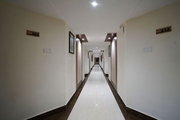 Room 2 of 28