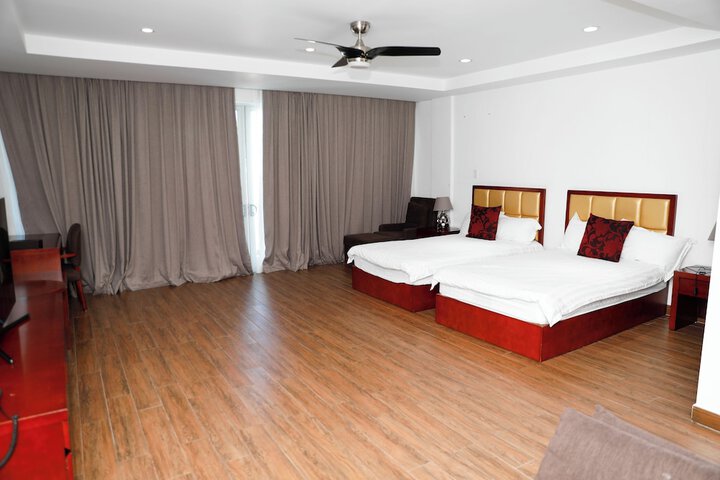 Room 5 of 23