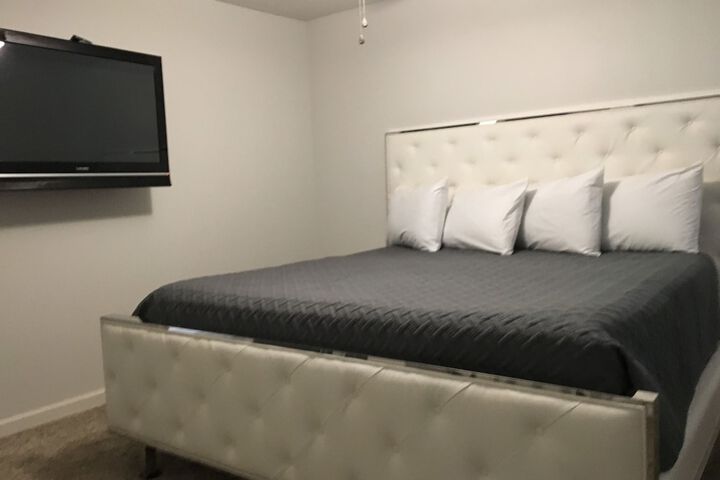 Room 10 of 81