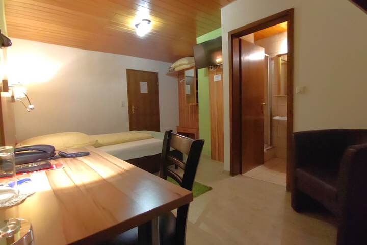 Room 30 of 76