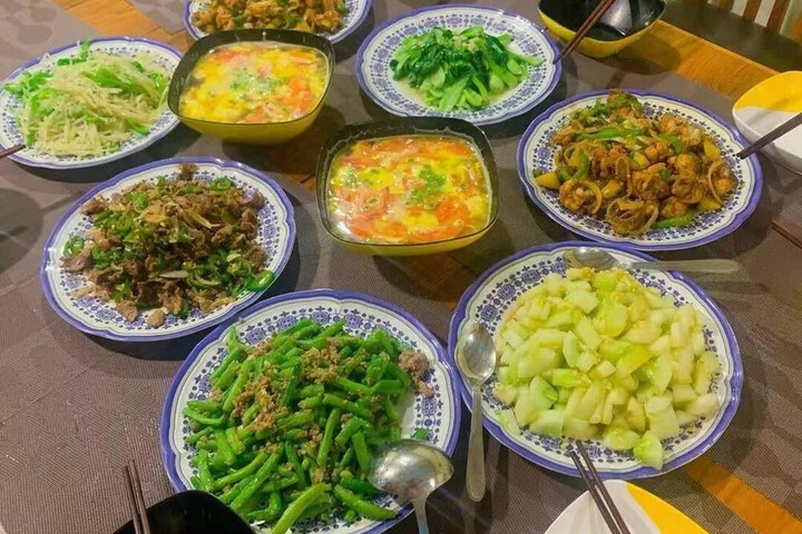 Dining 33 of 43