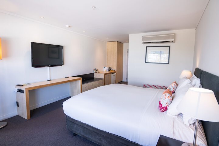 Room 4 of 35