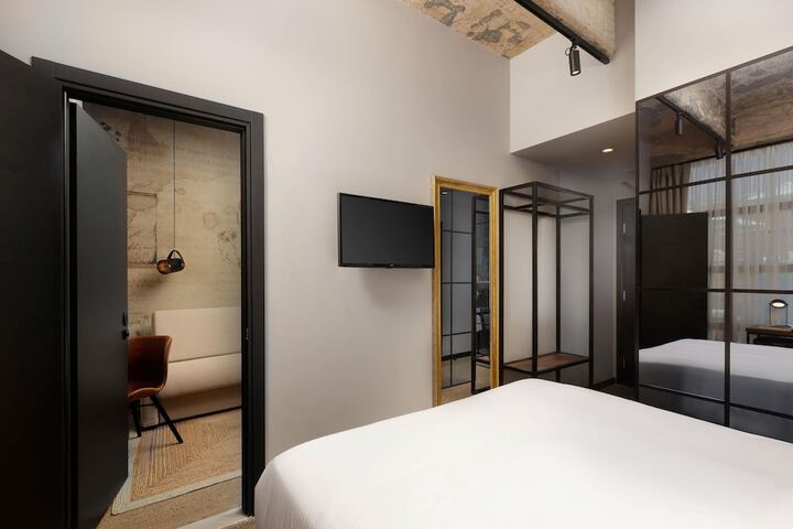Room 21 of 63