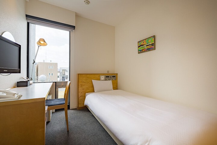 Room 4 of 15