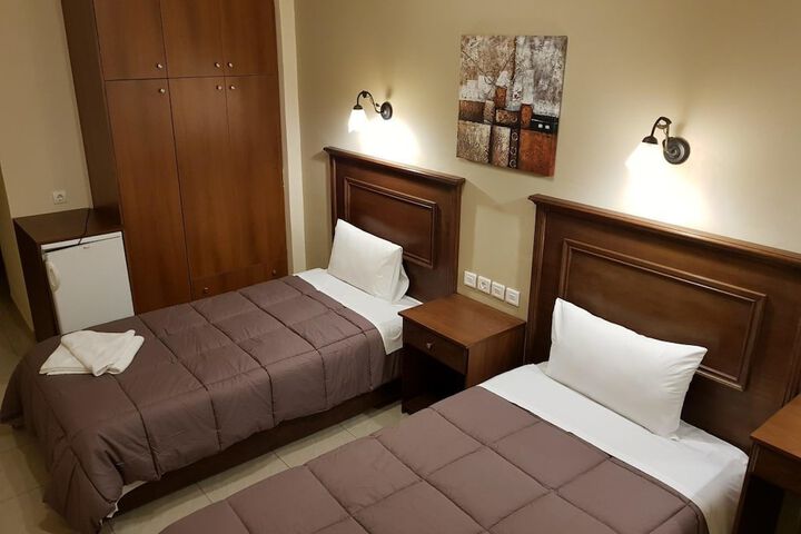 Room 12 of 32