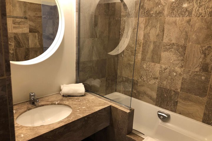 Room 25 of 67