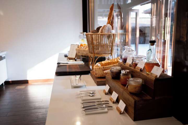 Breakfast/Coffee Service 52 of 92