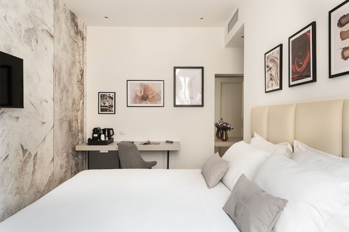 Room 10 of 36