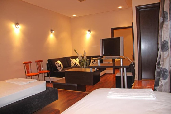 Room 28 of 71