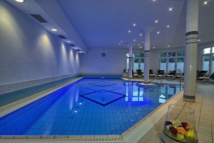 Pool 41 of 61