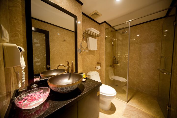 Room 21 of 50