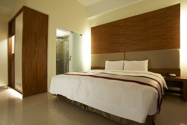 Room 2 of 29