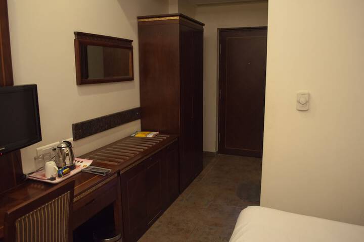 Room 17 of 35