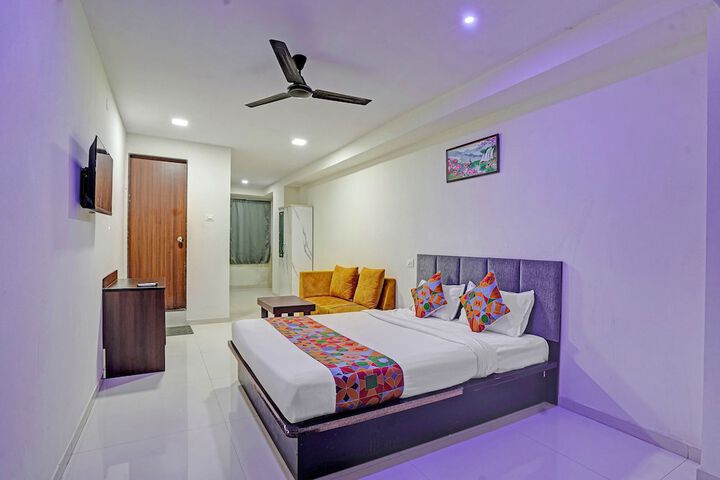 Room 10 of 17