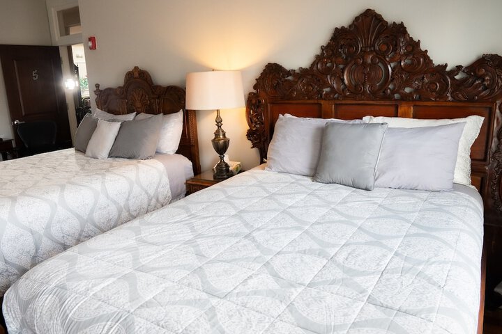 Lodge Premium Cabin Queen Bed (23 of 79)