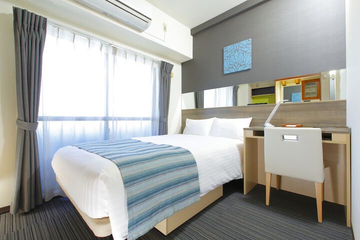 Room 10 of 43
