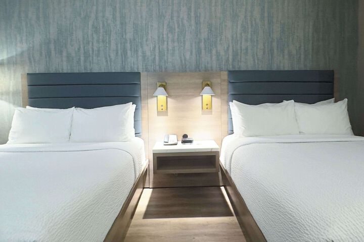 Standard Room, King or Two Doubles (11 of 15)