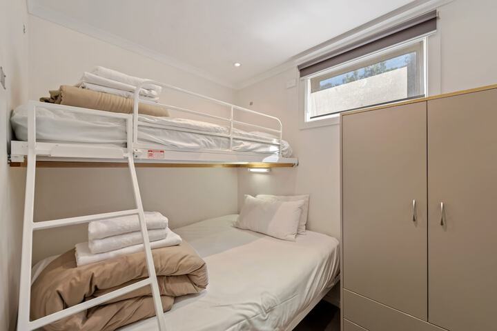 Room 18 of 139