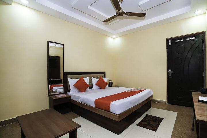 Room 15 of 18