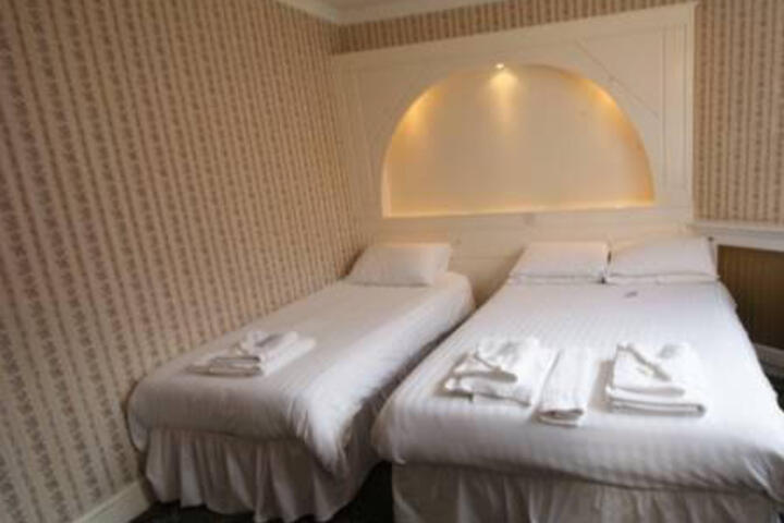 THE JUSTIN JAMES HOTEL