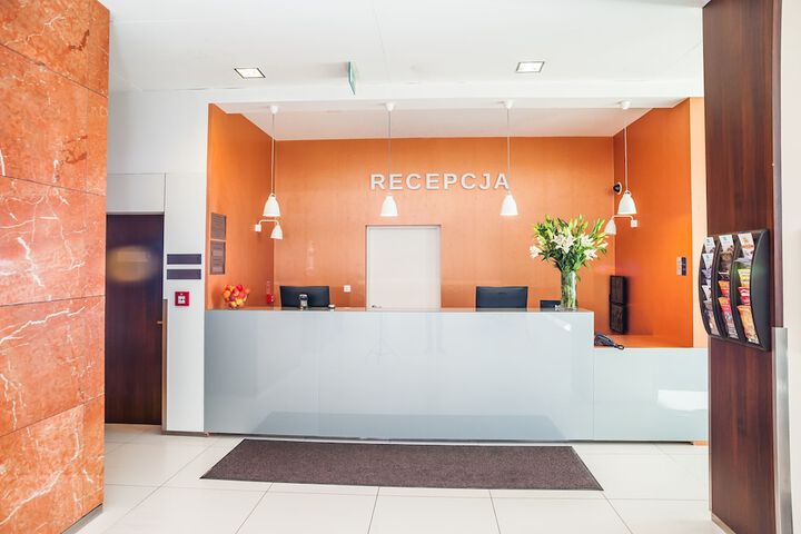 Entrance & Lobby