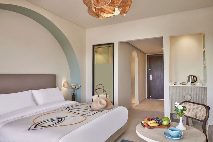 Room 14 of 77