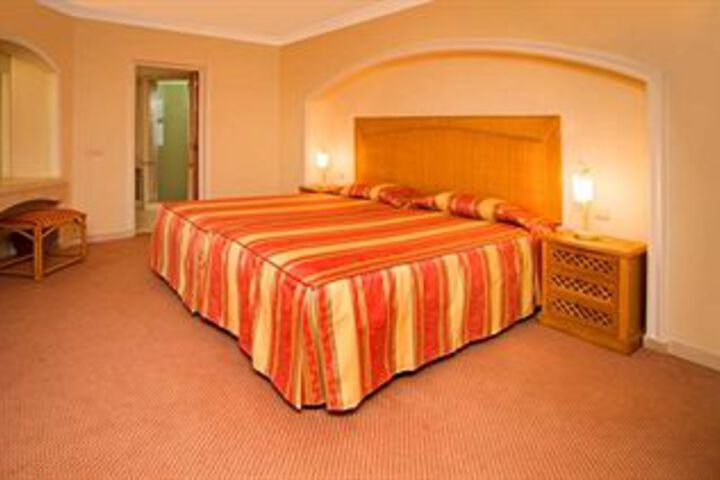 Room 13 of 41