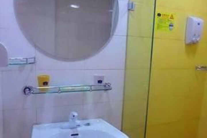 Room 19 of 29