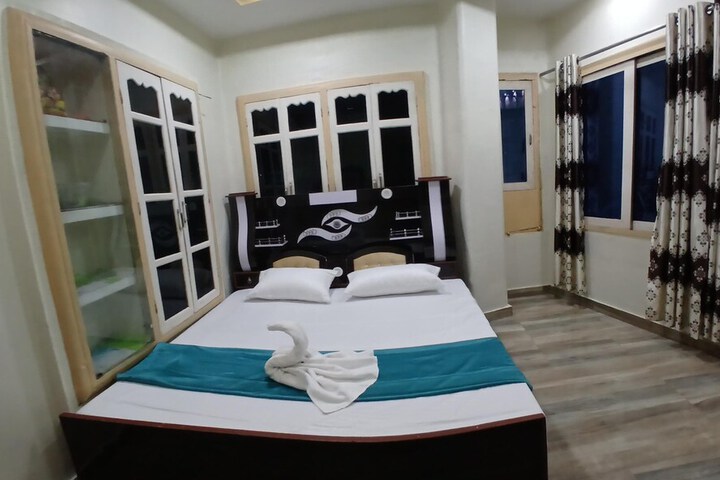 Room 16 of 25