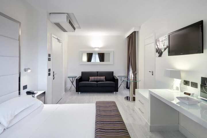 Room 8 of 61