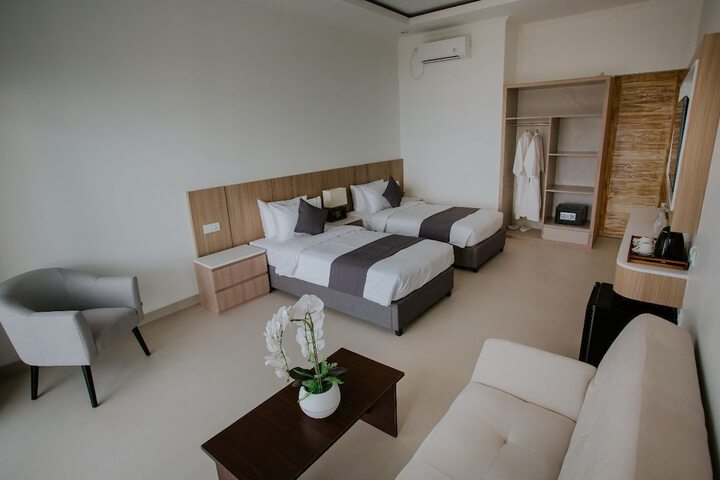 Room 12 of 26