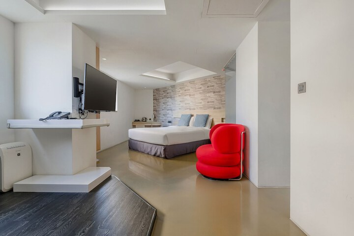 Room 70 of 122