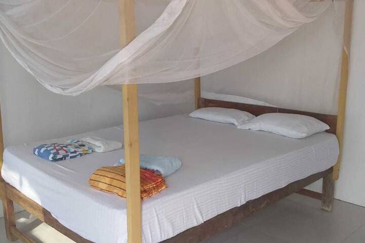 Room 2 of 8