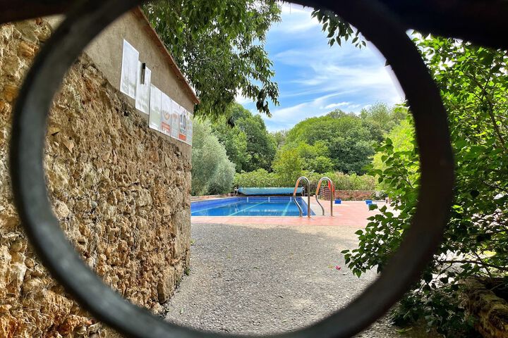 Hotel with Pool